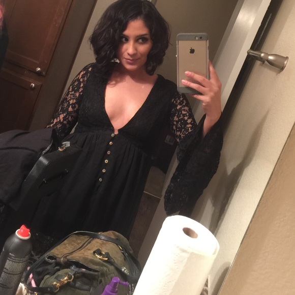 Cute dress only worn a couple of times, doesn't fit anymore. - Picture 2 of 5